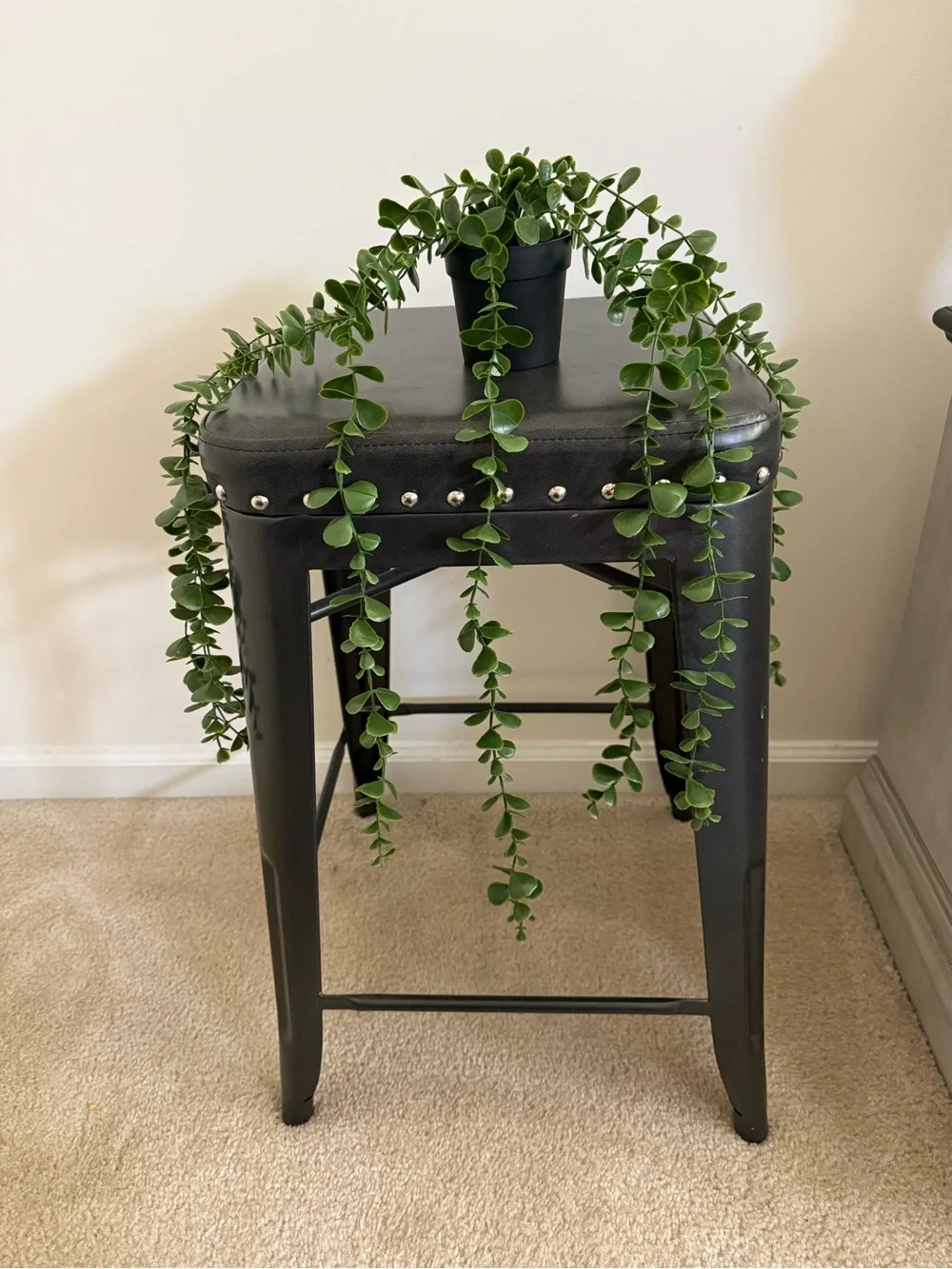 Artificial Pothos Vine in Green - Unbranded H- 3” x 21” L